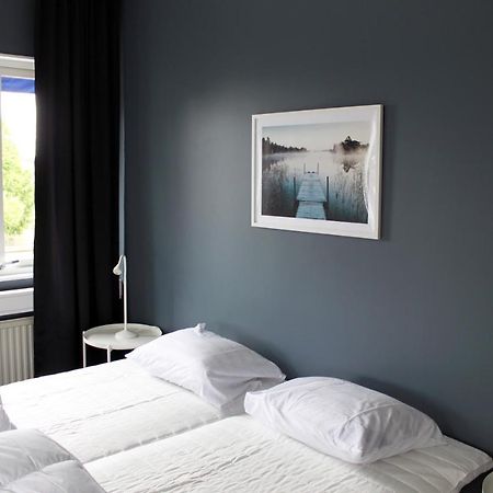 De La Gardie Park Vandrarhem Hostel Lidkoping Bagian luar foto