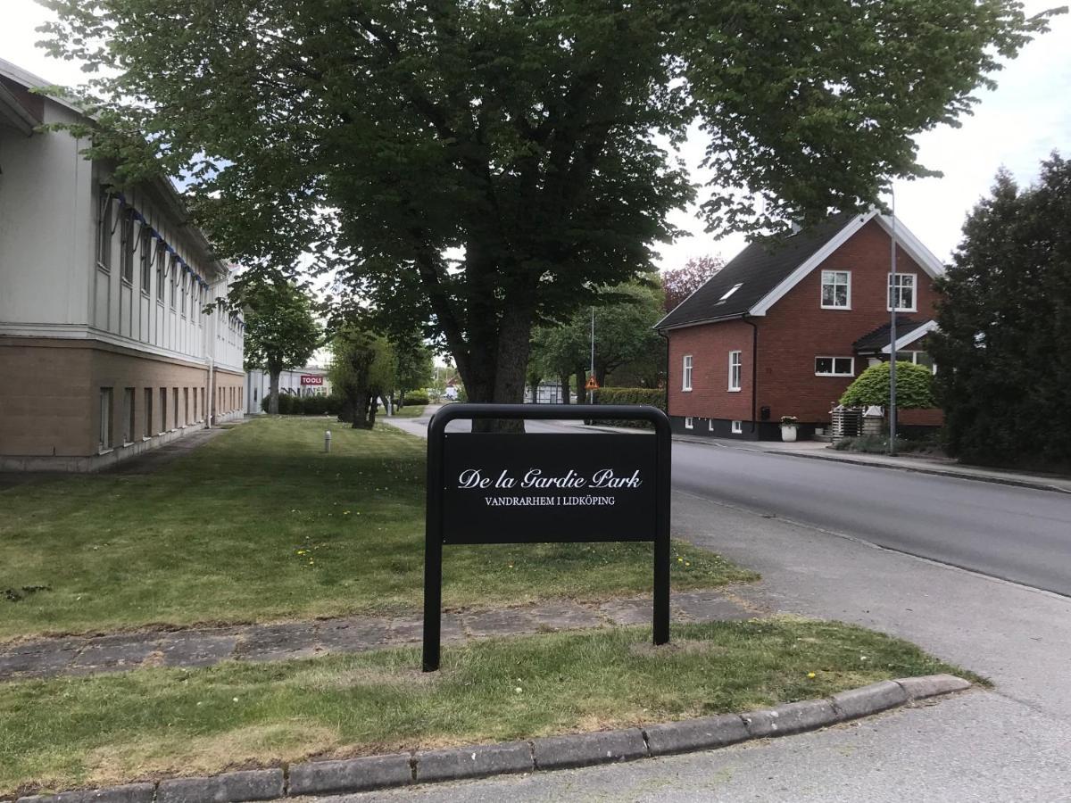 De La Gardie Park Vandrarhem Hostel Lidkoping Bagian luar foto