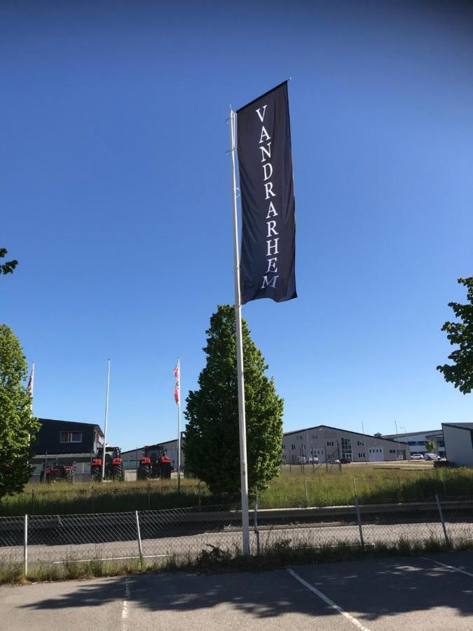 De La Gardie Park Vandrarhem Hostel Lidkoping Bagian luar foto