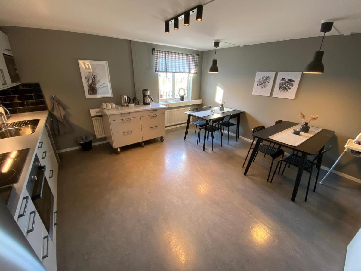 De La Gardie Park Vandrarhem Hostel Lidkoping Bagian luar foto