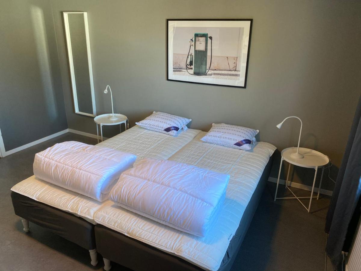 De La Gardie Park Vandrarhem Hostel Lidkoping Bagian luar foto