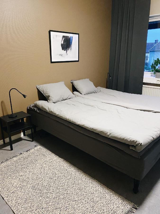 De La Gardie Park Vandrarhem Hostel Lidkoping Bagian luar foto