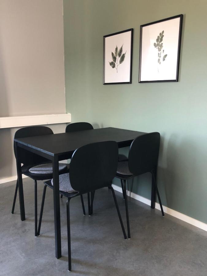 De La Gardie Park Vandrarhem Hostel Lidkoping Bagian luar foto