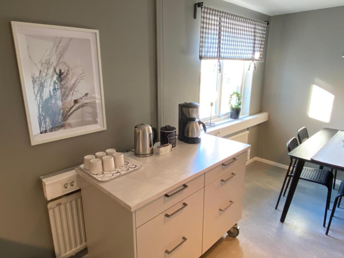 De La Gardie Park Vandrarhem Hostel Lidkoping Bagian luar foto