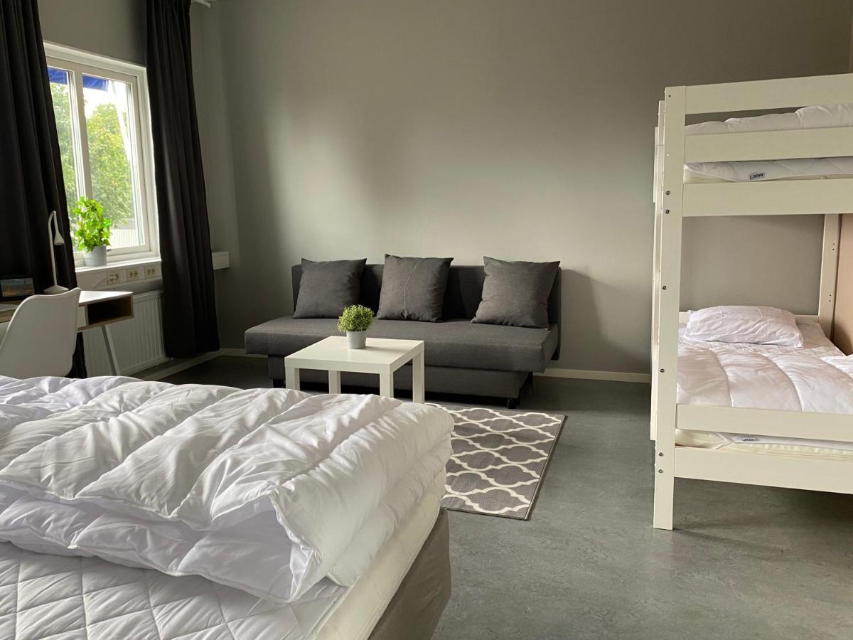 De La Gardie Park Vandrarhem Hostel Lidkoping Bagian luar foto