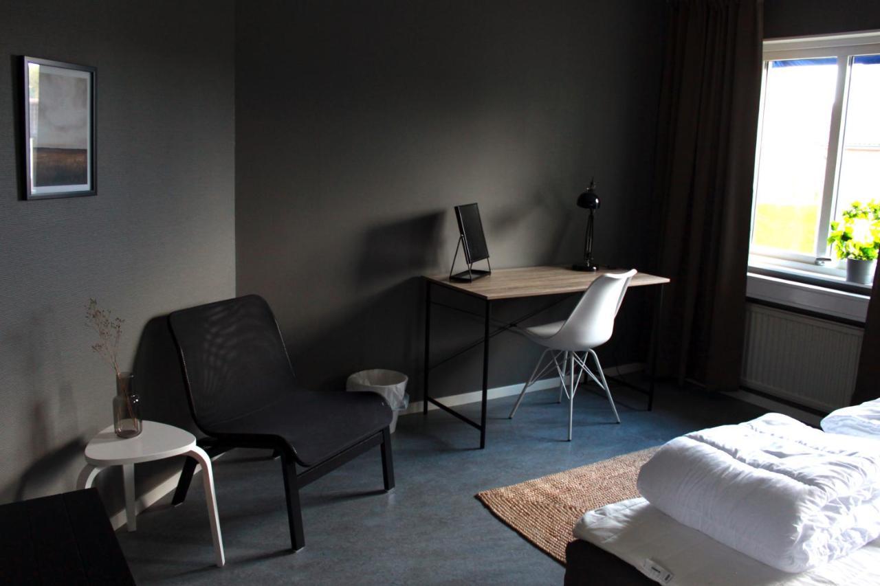 De La Gardie Park Vandrarhem Hostel Lidkoping Bagian luar foto