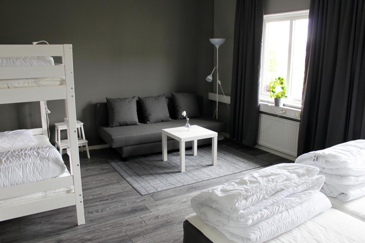 De La Gardie Park Vandrarhem Hostel Lidkoping Bagian luar foto