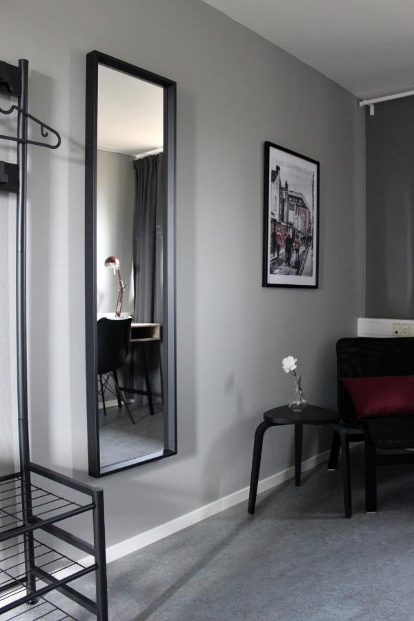 De La Gardie Park Vandrarhem Hostel Lidkoping Bagian luar foto