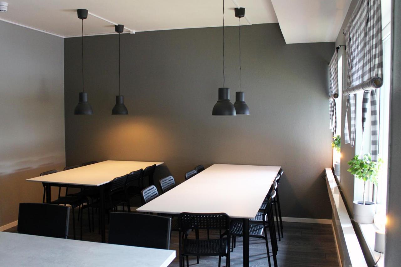 De La Gardie Park Vandrarhem Hostel Lidkoping Bagian luar foto