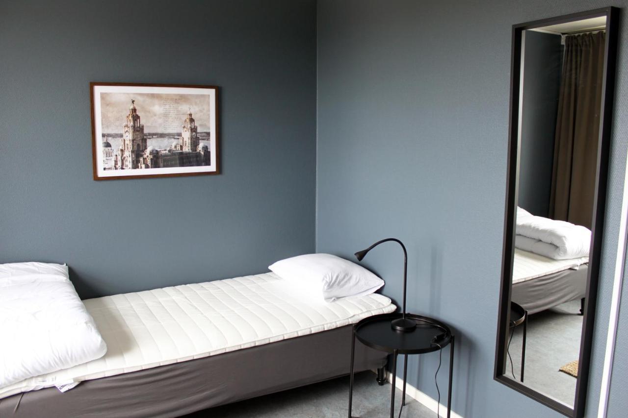 De La Gardie Park Vandrarhem Hostel Lidkoping Bagian luar foto