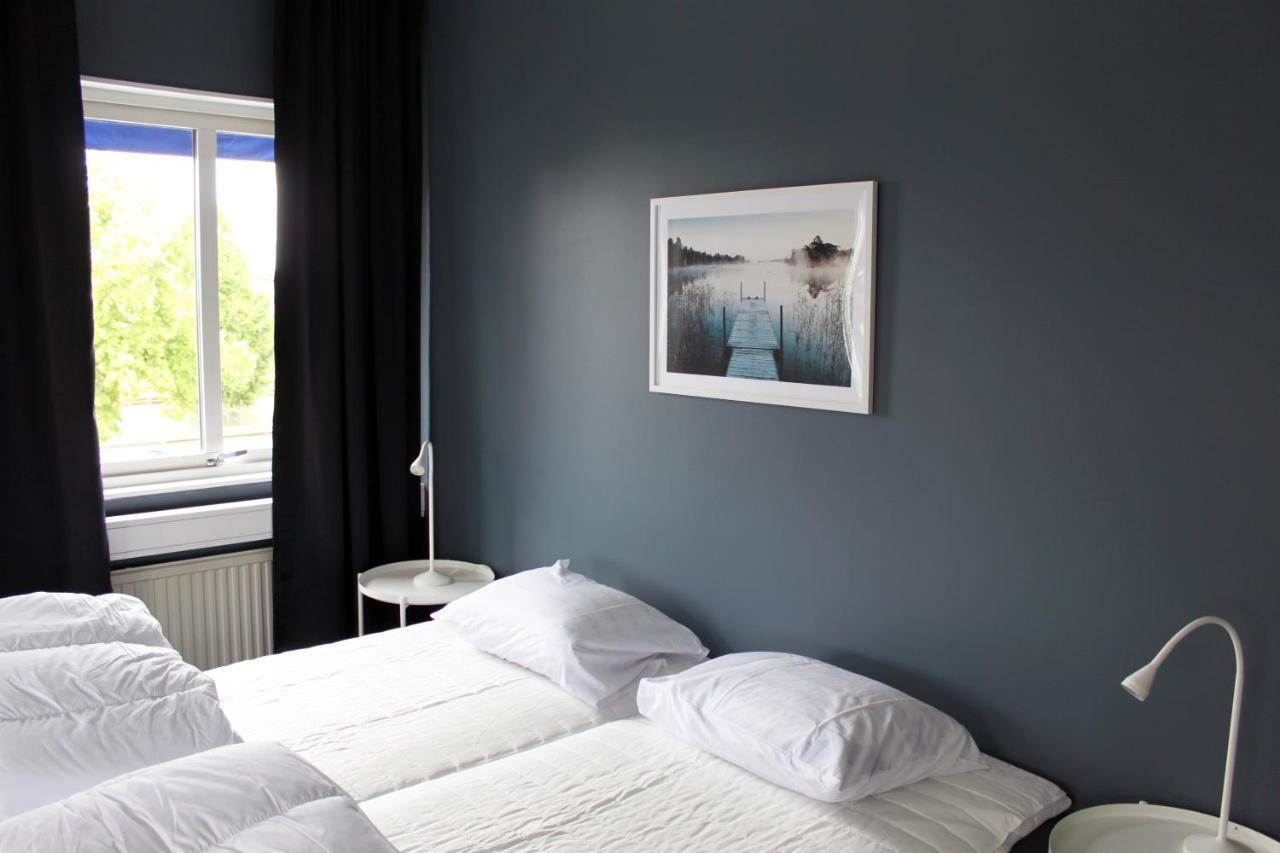 De La Gardie Park Vandrarhem Hostel Lidkoping Bagian luar foto
